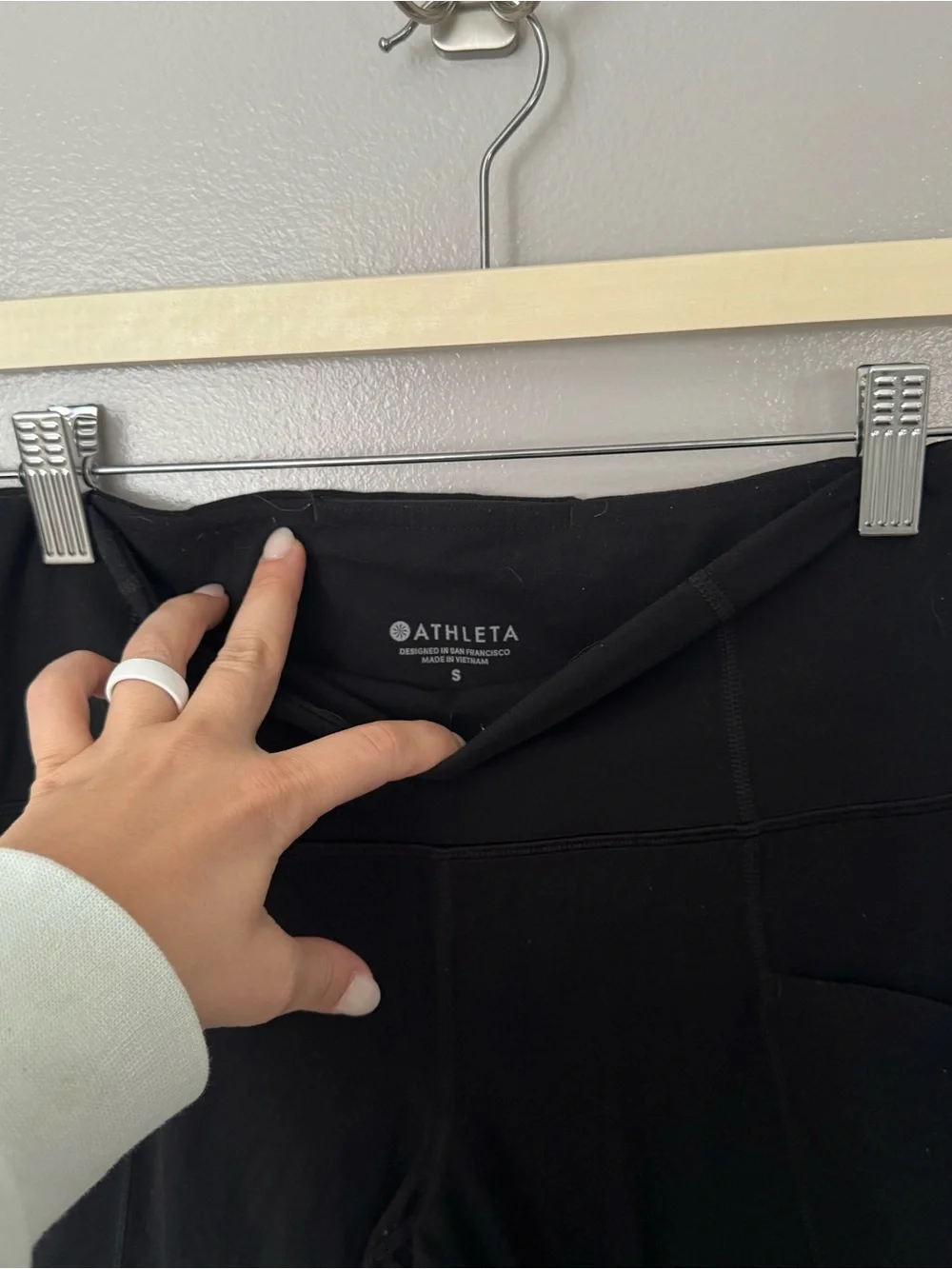 Athleta Stash Pocket Salutation Tights with Powertiva Fabric